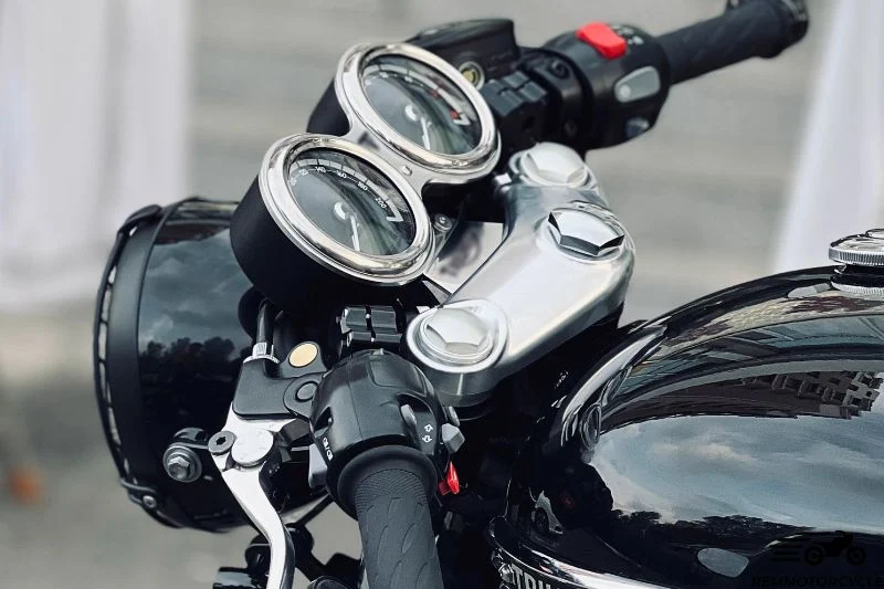 Guidon bracelet Triumph Bobber T100 T120