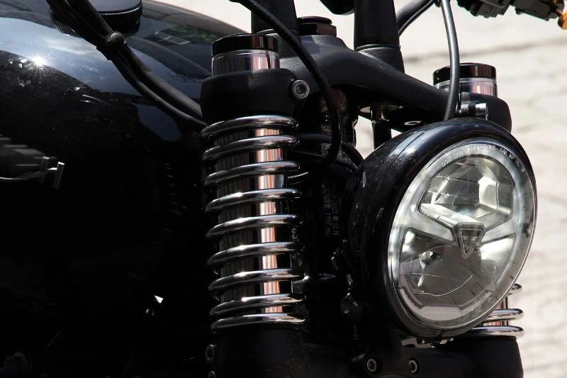 Caches fourche ressort Triumph Bobber