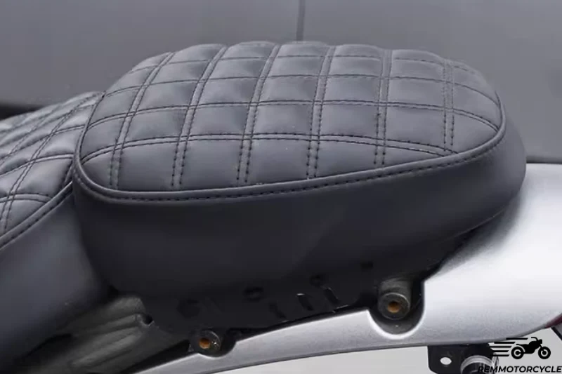 Housse de Selle Triumph 400X