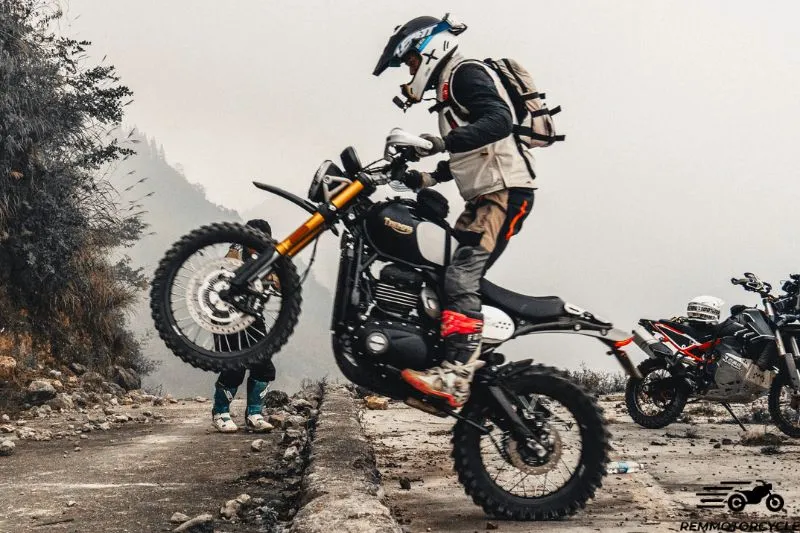 Porte-bagages noir ou gris Triumph Scrambler 400X / Speed 400