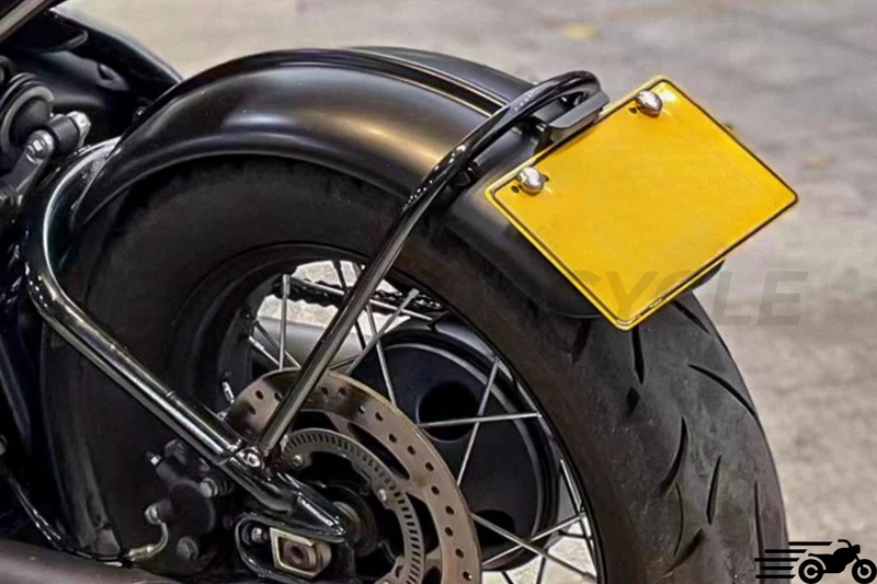 Support de plaque garde boue long origine Triumph Bobber