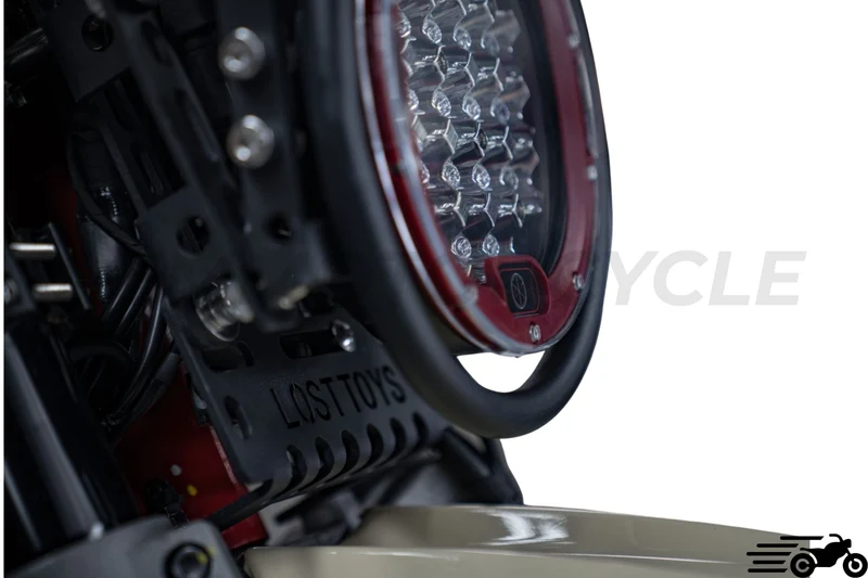Phare avec Tête de fourche Ducati Scrambler & Desert Sled AVENTURE