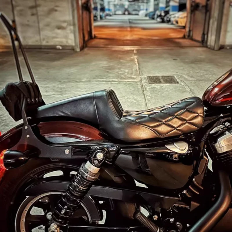 Selle personnalisée Harley Sportster 2004-2023 – Club Style