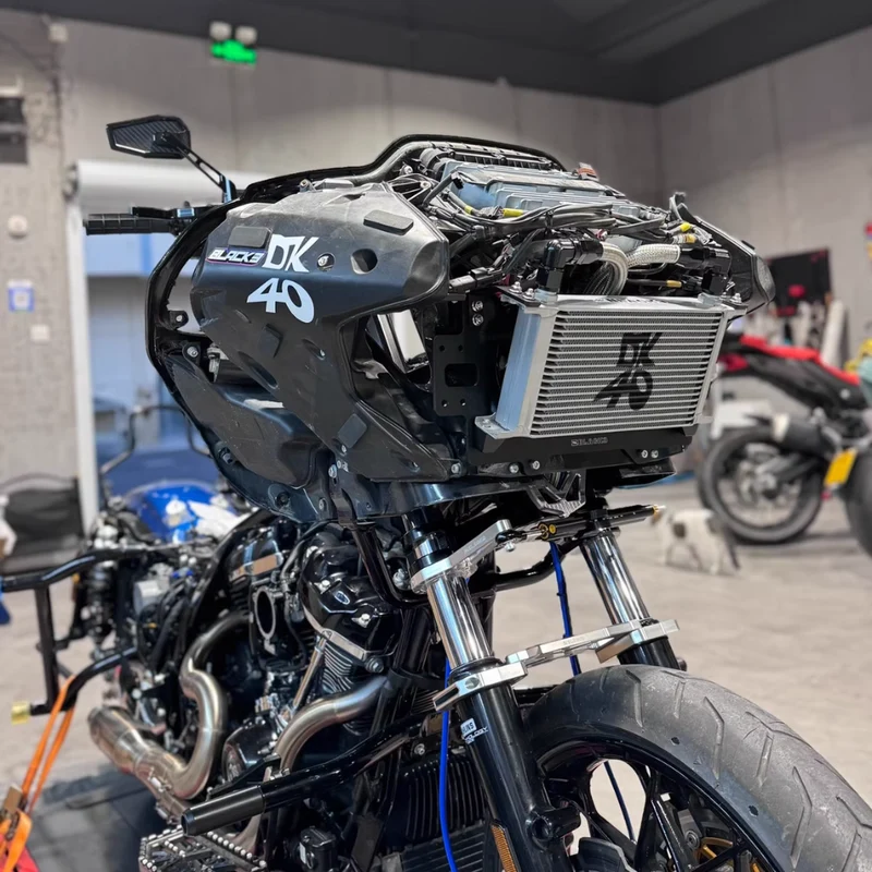Radiateur d’huile Harley Road Glide avec compatibilité Baja S2