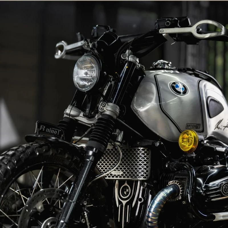 Réhaut support de phare avant BMW R12