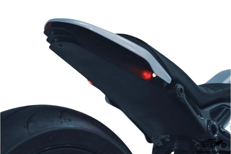 Coque arrière + feu LED intégré BMW R9T