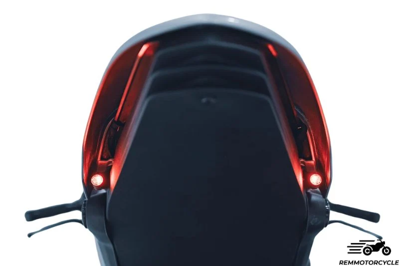 Coque arrière + feu LED intégré BMW R9T