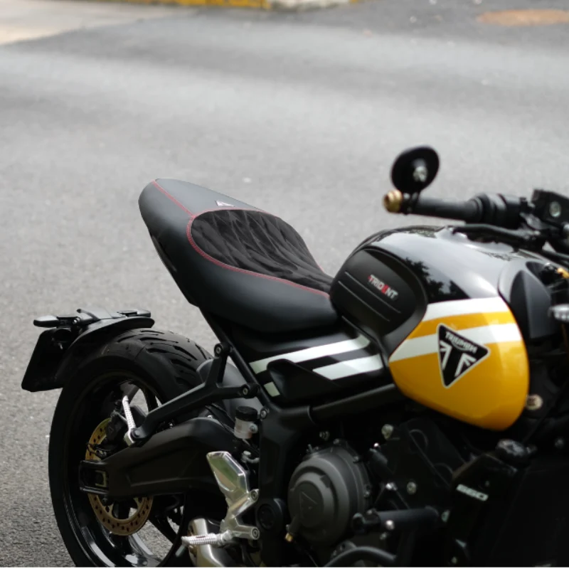 Selle custom TRIUMPH Trident 660