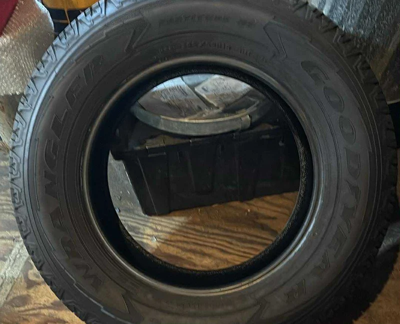 (USAGÉ) 3 Pneus Goodyear Dueler Fortitude 265/65R18 Été, Usure 9/32. #P265/65R18 Goodyear Fortitude E