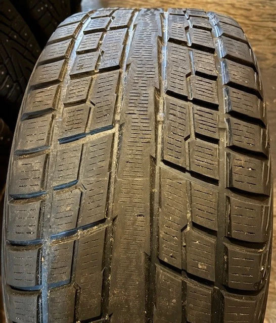 (USAGÉ) 4 pneus Yokohama Ice Guard 235/50r20 (HIVER), usure 5/32 # P235/50R20 YOKOHAMA