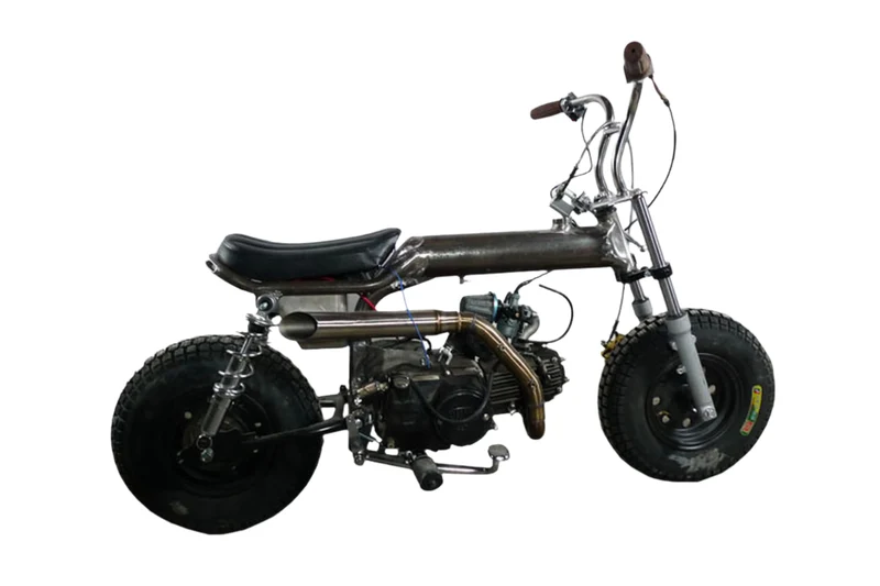 Cadre DAX - MONKEY - Mini 4 temps avec réservoir, selle et bande LED intégré