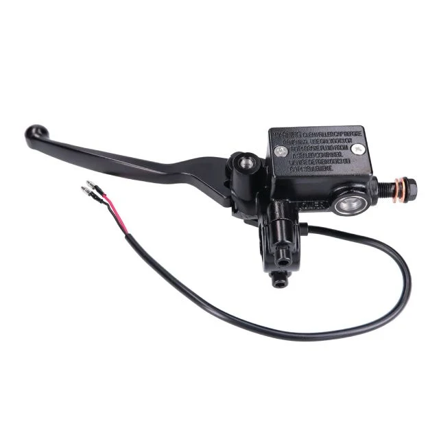 Bomba de freno izquierda universal Octane