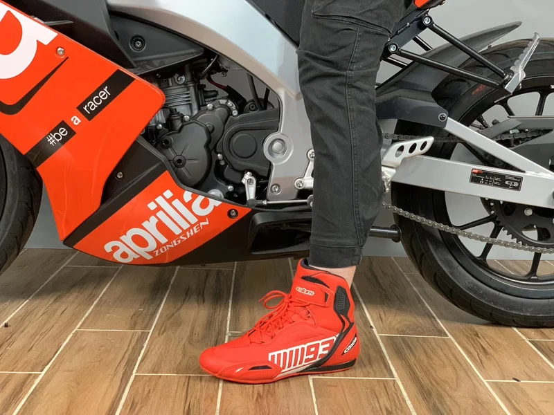New for MM93 Motorcycle Boots Men Waterproof Motorcyclist Shoes Racing Motocross Bota Anti-Collision Off-Road for Rally Race