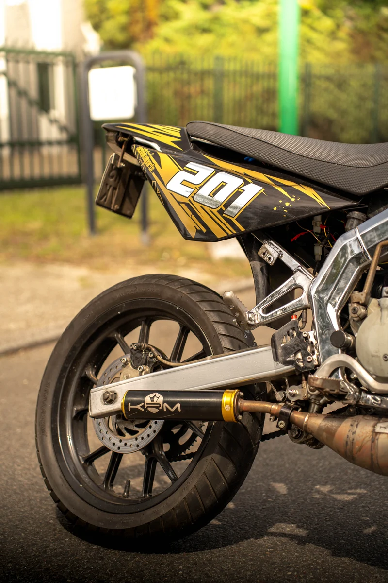 Pot d'échappement KRM Noir 80-90cc Derbi