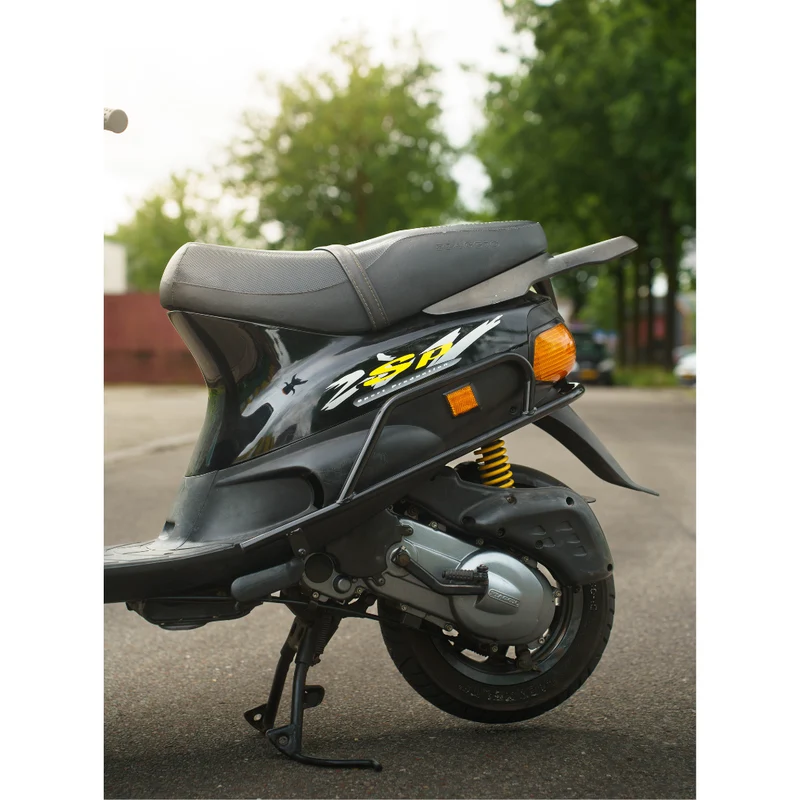 Crashbar arrière Noir Brillant Piaggio Zip Type 3 / SP98 / Fast Rider