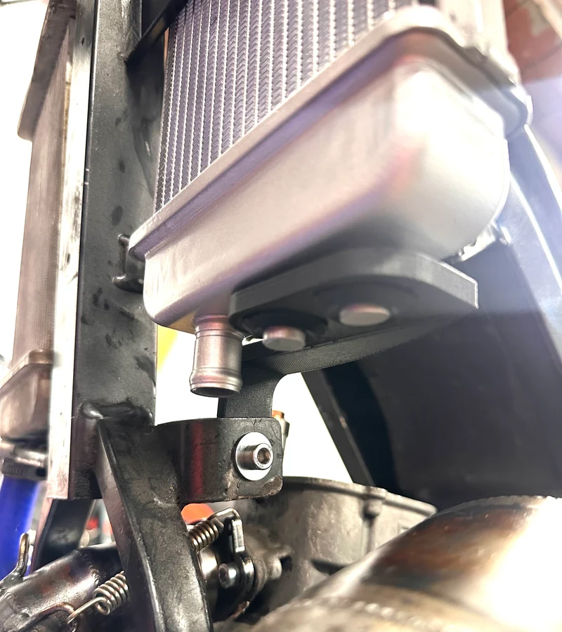 Kit radiateur gauche Derbi / Gilera – Adaptation plug & play