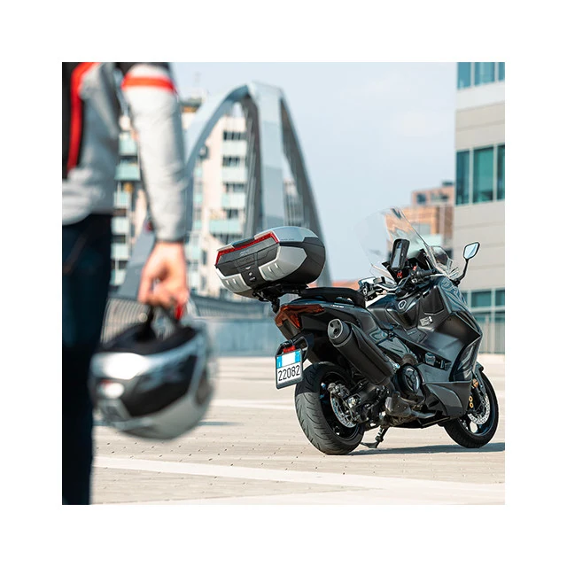 Maleta Monokey V58 Maxia 5 cover aluminio tapa negro catadrioptico rojo 58 Litros Givi