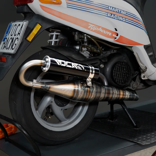 Escape VOCA Corse Piaggio Scooter 125/150cc 2T - negro
