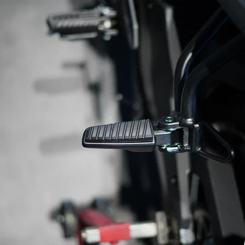 FOR CFMOTO CF250SR/300SR 250SR MY22 Motorcycle Parts Front and Rear Pedals Suitable for CFMOTO 250SR 250SR-MY22