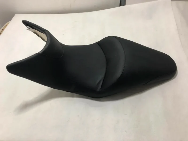 MT650 650MT Black Brat Style Hump Retro Motorcycle Seat Saddle
