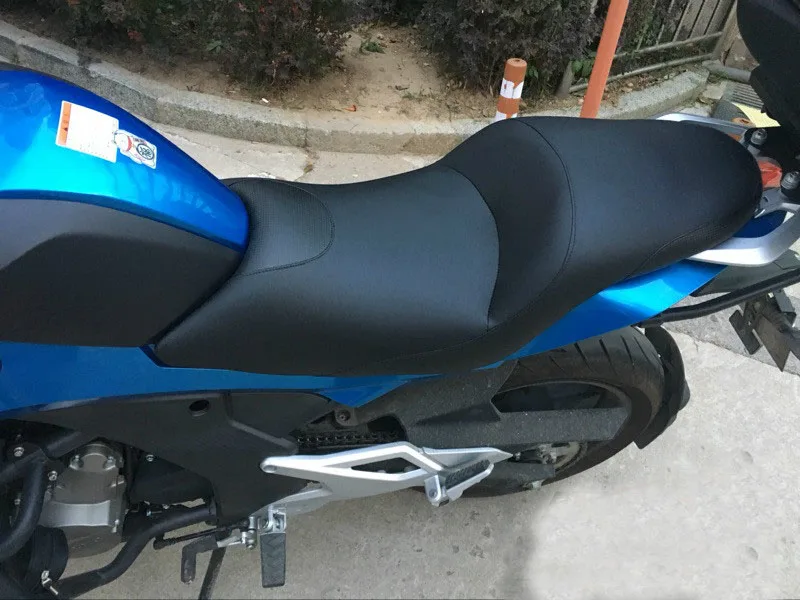 MT650 650MT Black Brat Style Hump Retro Motorcycle Seat Saddle