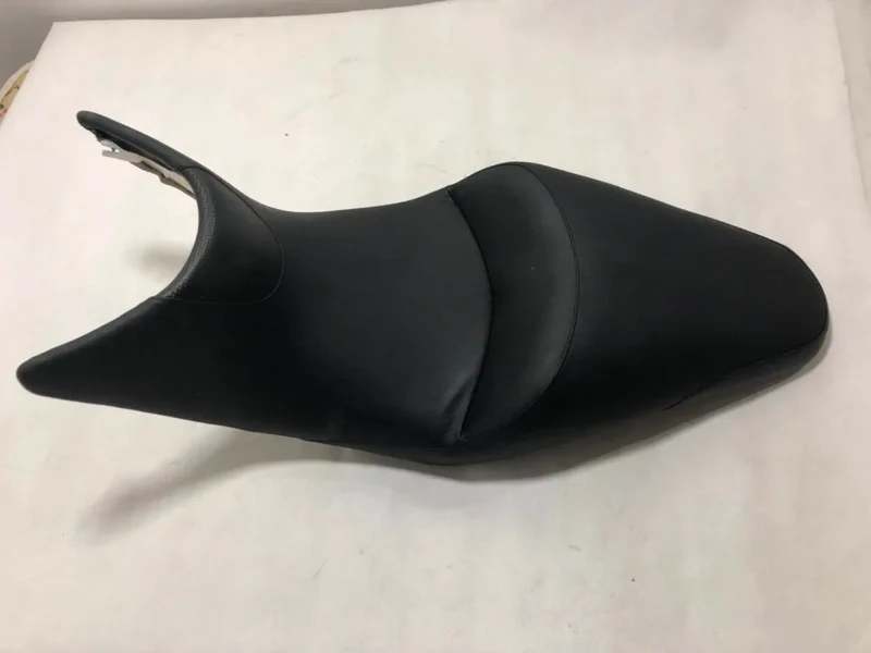 MT650 650MT Black Brat Style Hump Retro Motorcycle Seat Saddle
