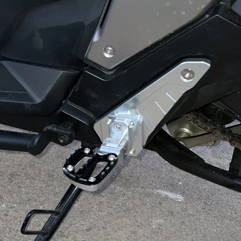 Motorcycle Footrests For HONDA XADV X-adv 750 XADV750 2021 2022 2023 Foot Pegs Aluminum Alloy Rear Pedals Foot Stand Folding Kit