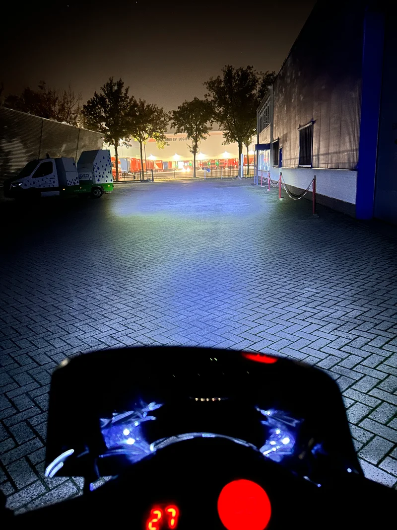 Lampe LED Blanc BA20D Super Lumineux Universel / Piaggio Zip