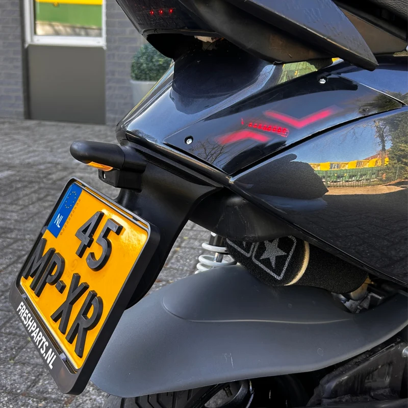 Garde-boue arrière avec connexion d'éclairage court Piaggio Zip modèle 3D